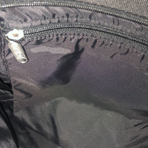 LeSportsac crossbody bag - Picture 4 of 4